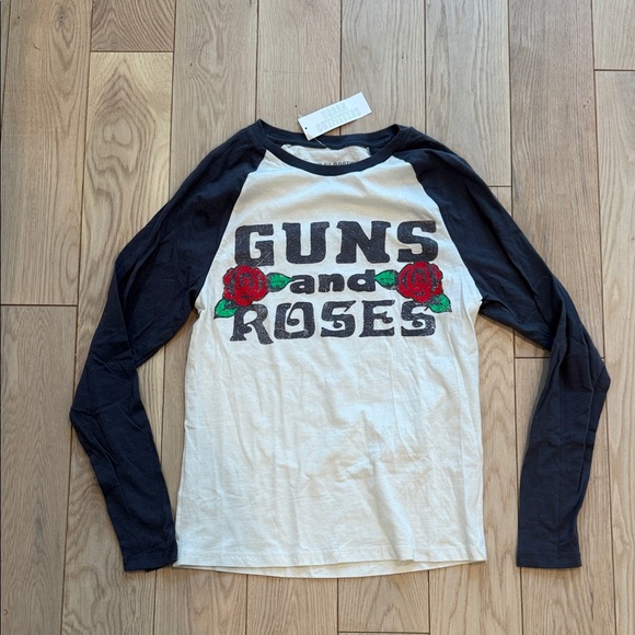 Urban Outfitters Other - Urban Outfitters Guns N' Roses Long Sleeve Tee size Small